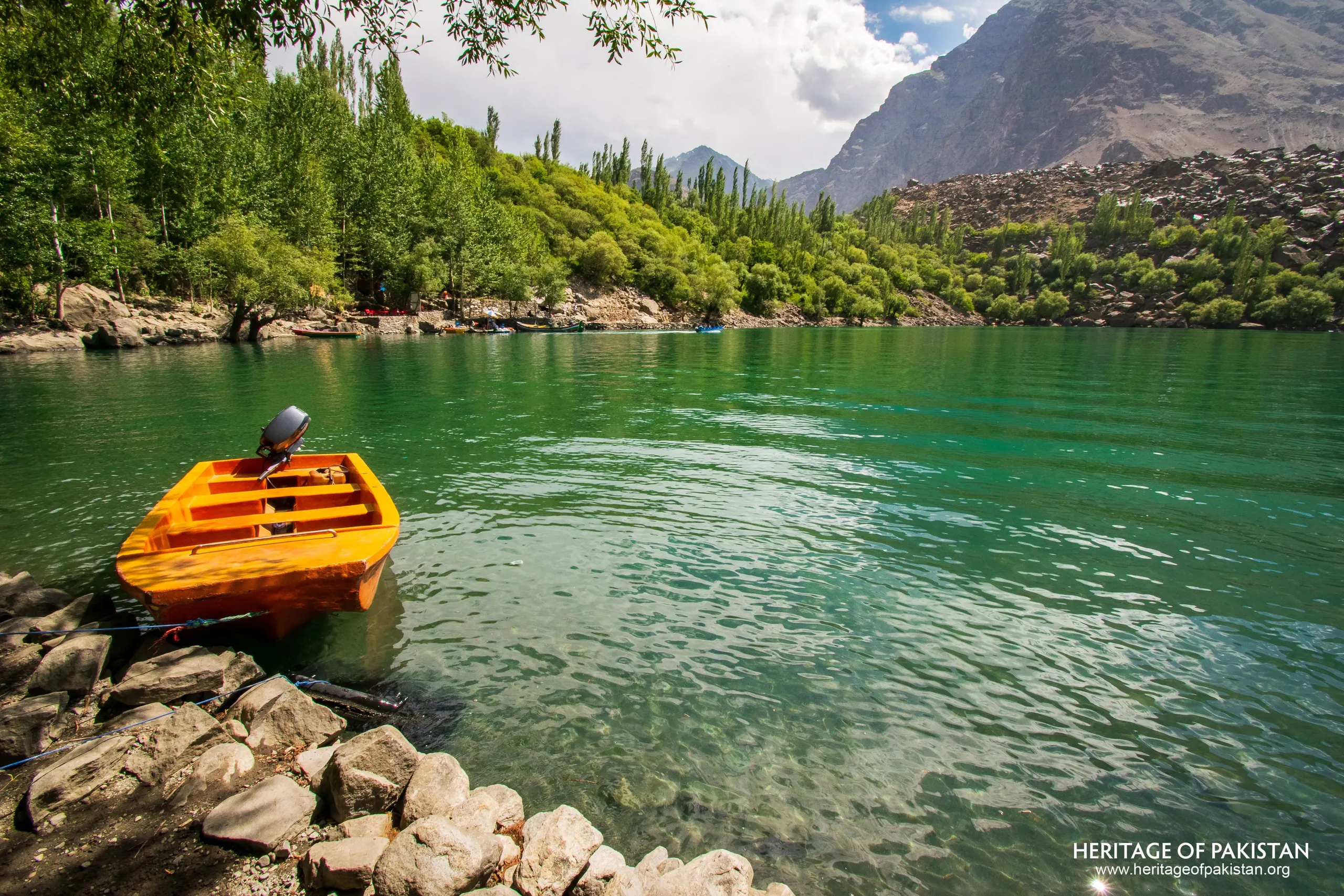 Upper Kachura Lake