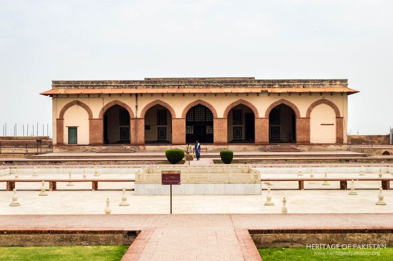 Geometric garden layout fronts the main hall of Jahangir's Quadrangle